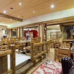 Le Saint Antoine Hotel